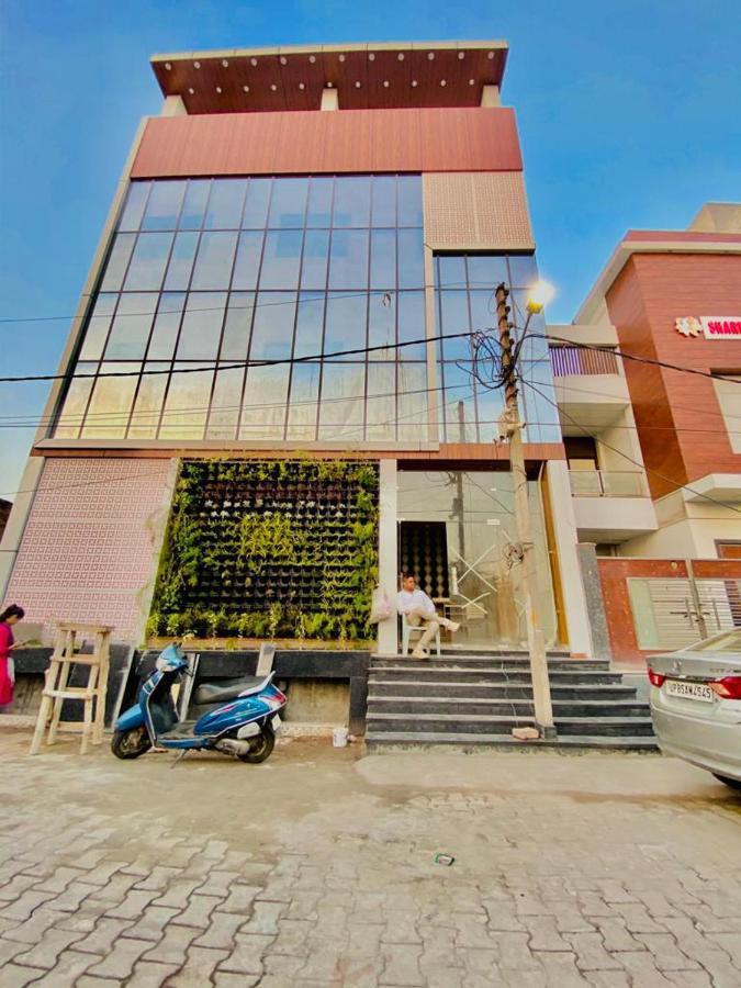 O'tree Premium Hotel Mathura