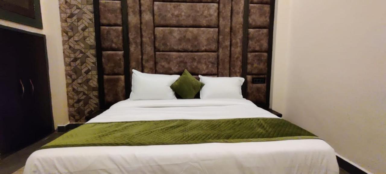 O'tree Premium 3* Mathura